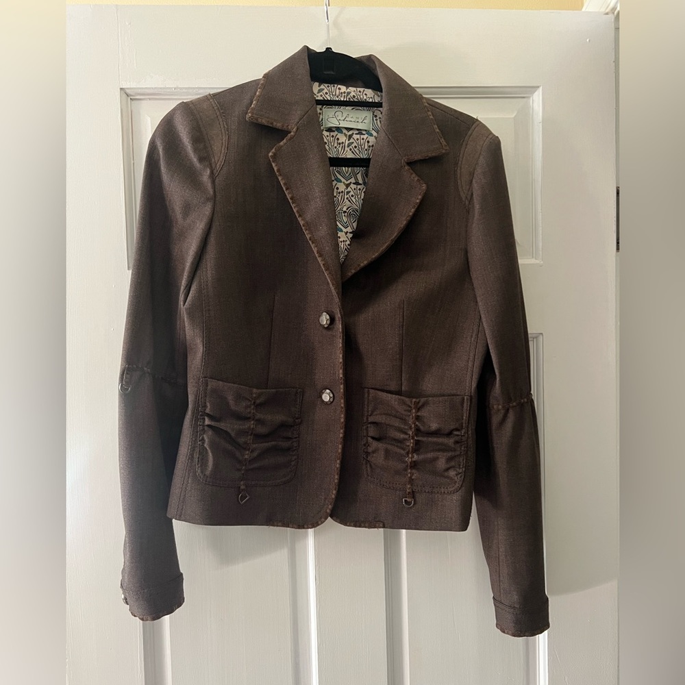 Dark brown blazer with adorable details throughout fully lined, size 6